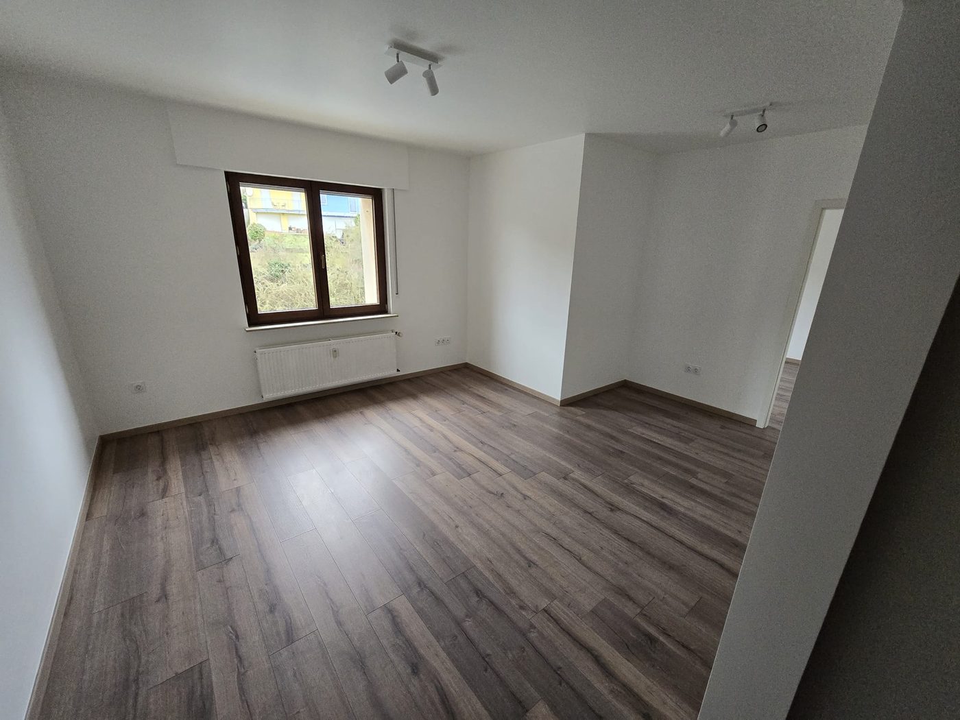 Chambre rénovée — Appartement Esch